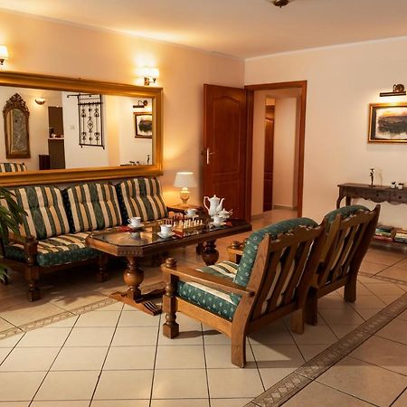 بوزنان Villa Toscania-Check In 24H المظهر الخارجي الصورة